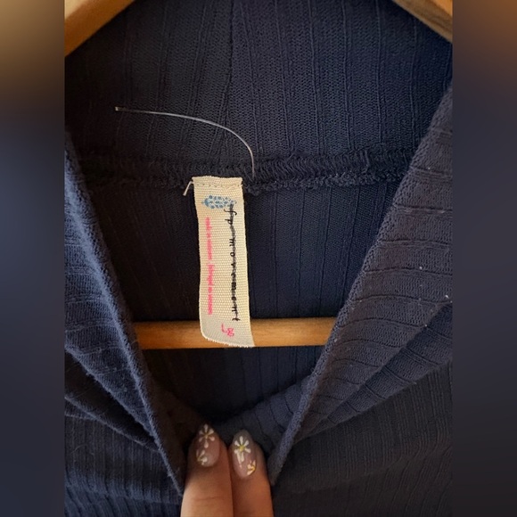 Free People NWOT movement deep navy mock neck open back xs top long sleeve - Picture 4 of 11